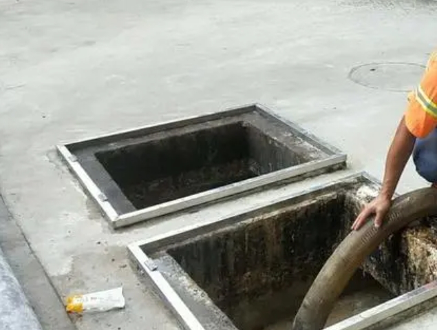 茅箭化粪池清理